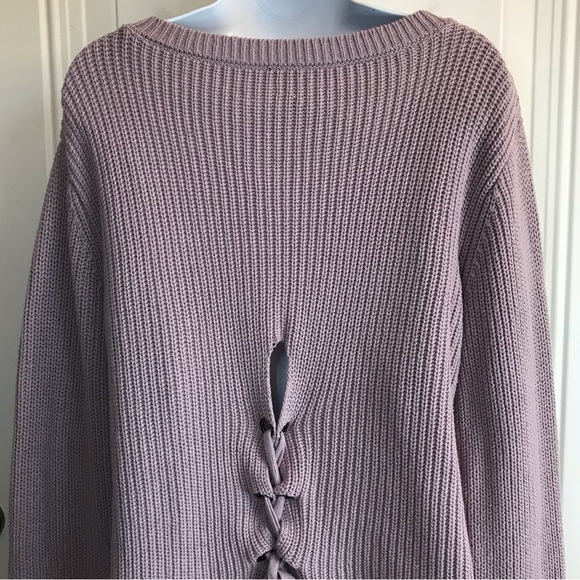 Moon & Madison Women’s Crew Neck Sweater with back lace up detail size XL in EUC - Picture 9 of 13